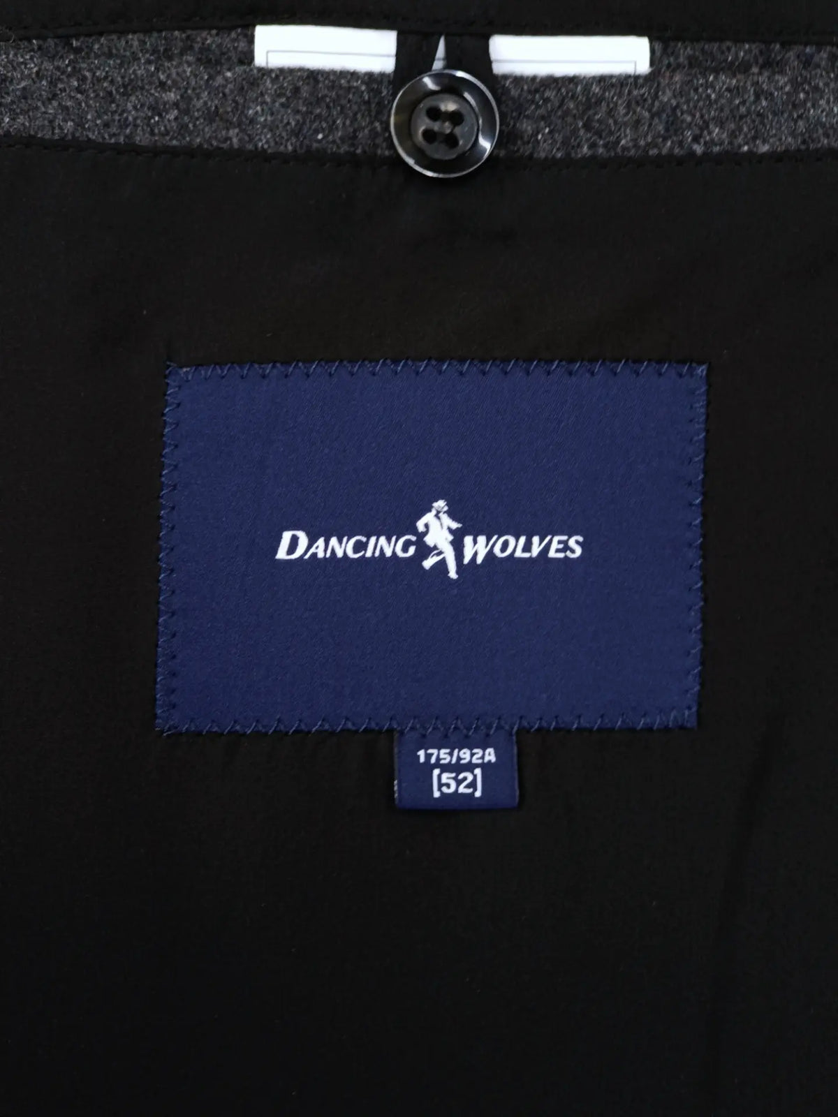 Dancing Wolves - [L]