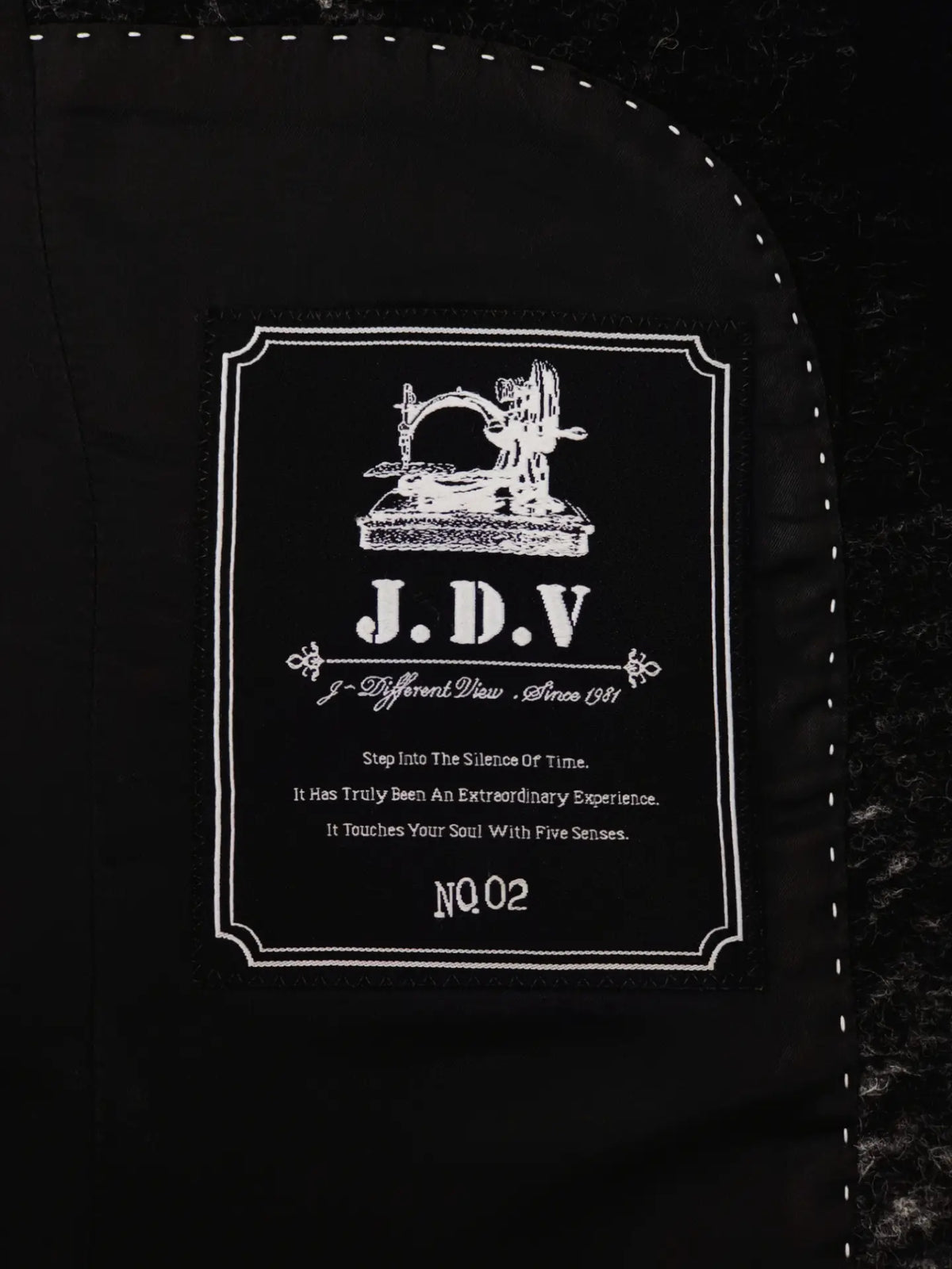 J.D.V - [M]