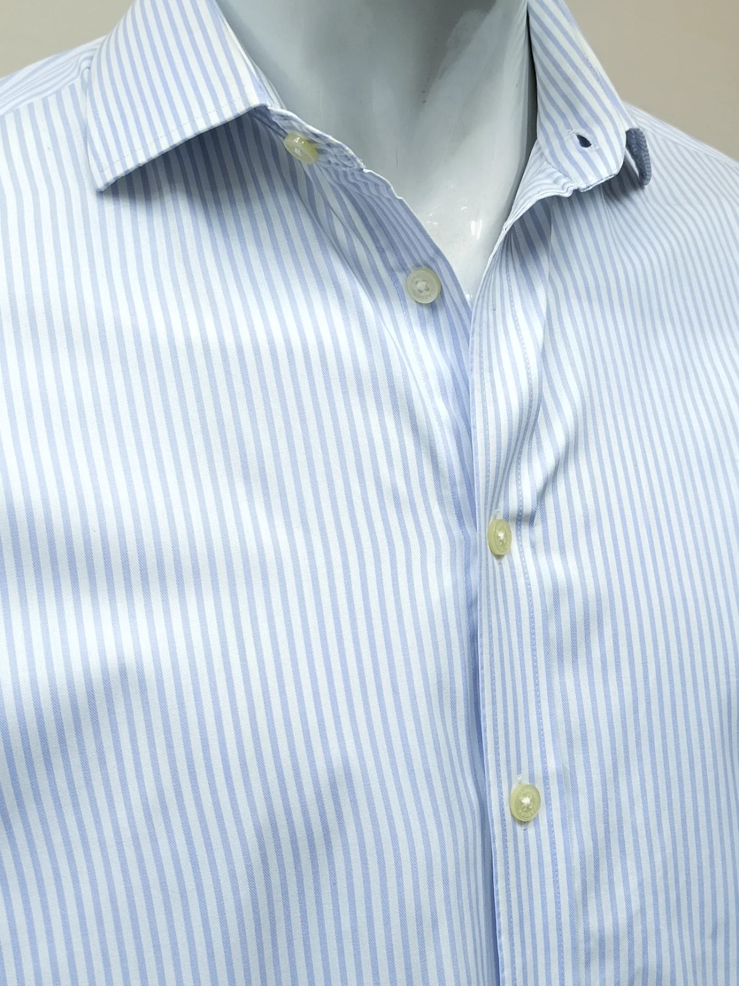 Tommy Hilfiger - [17]