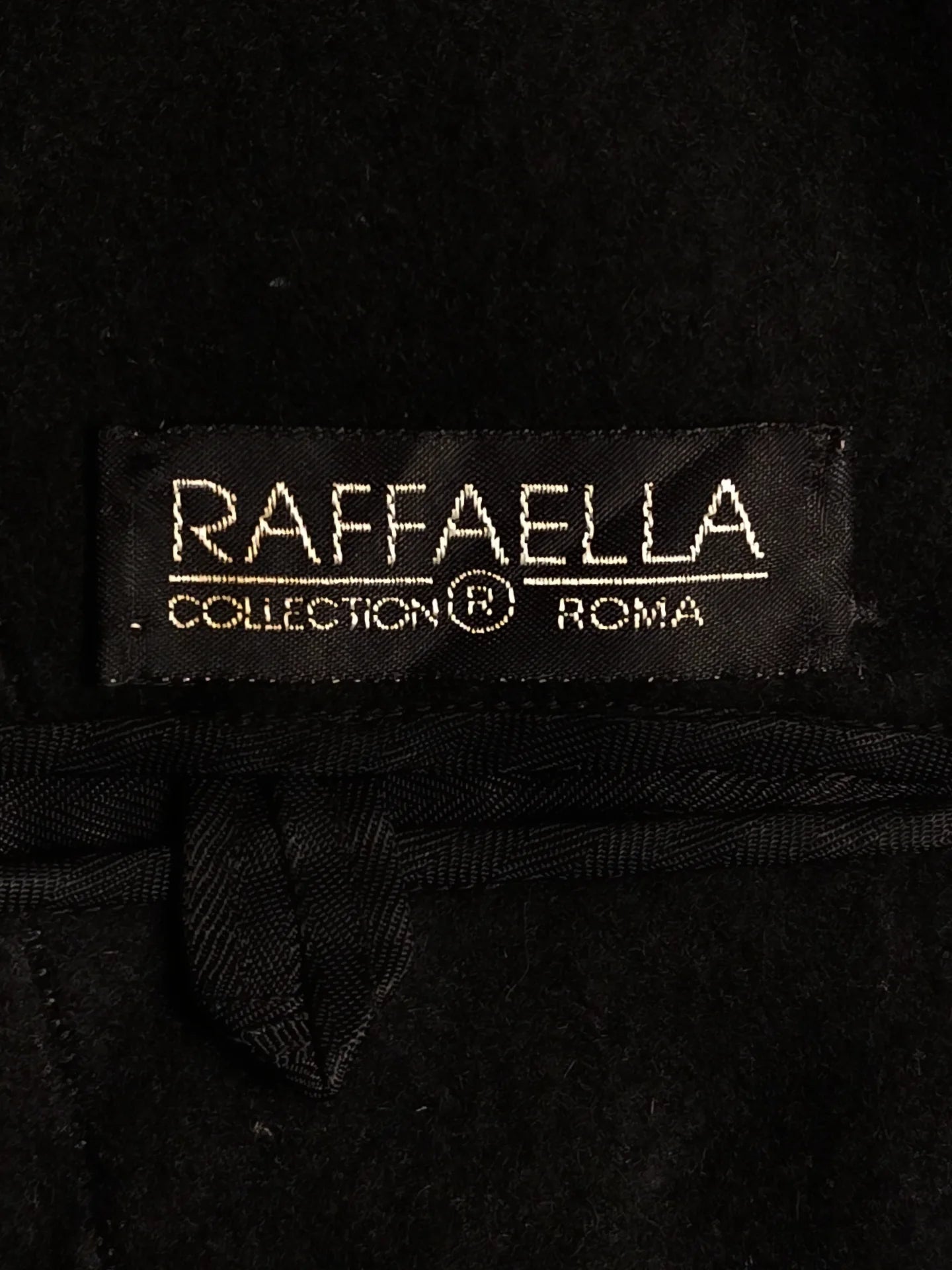 Raffaella - [L]