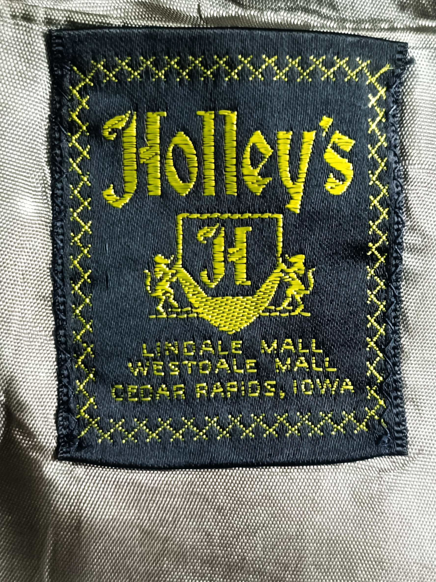 Holley's - [XL]
