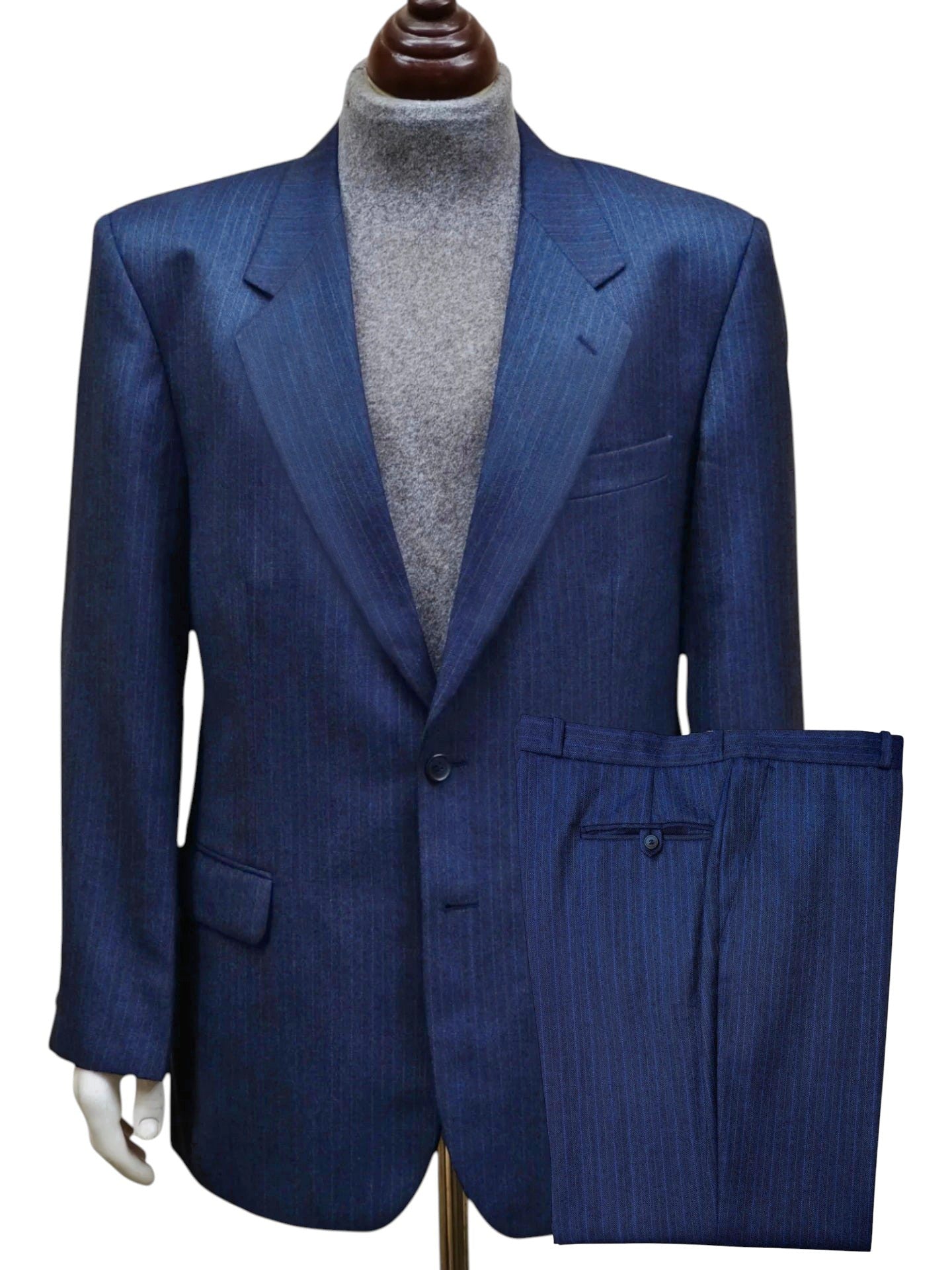 Custom Tailored - [L]