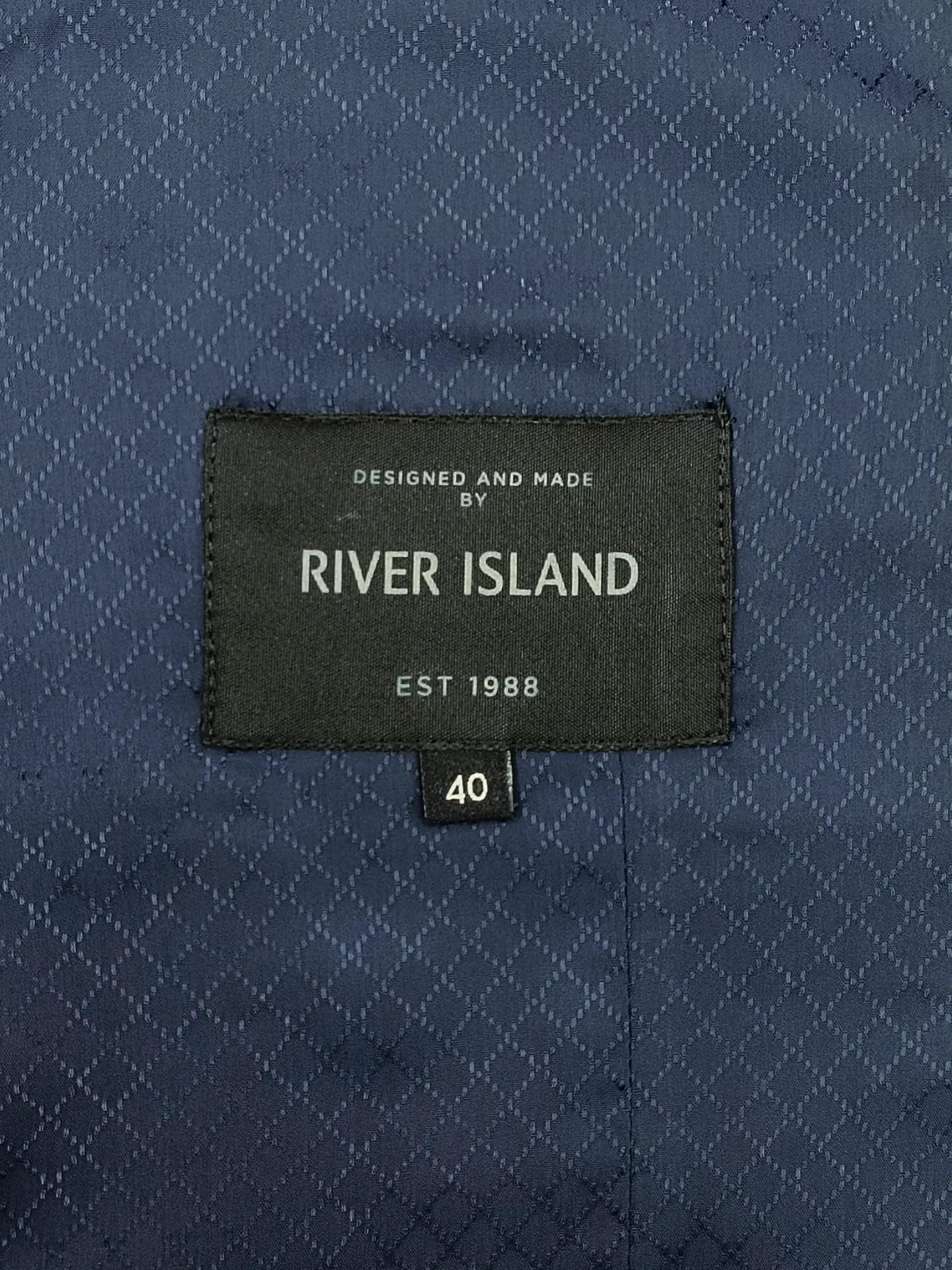River Island - [S]