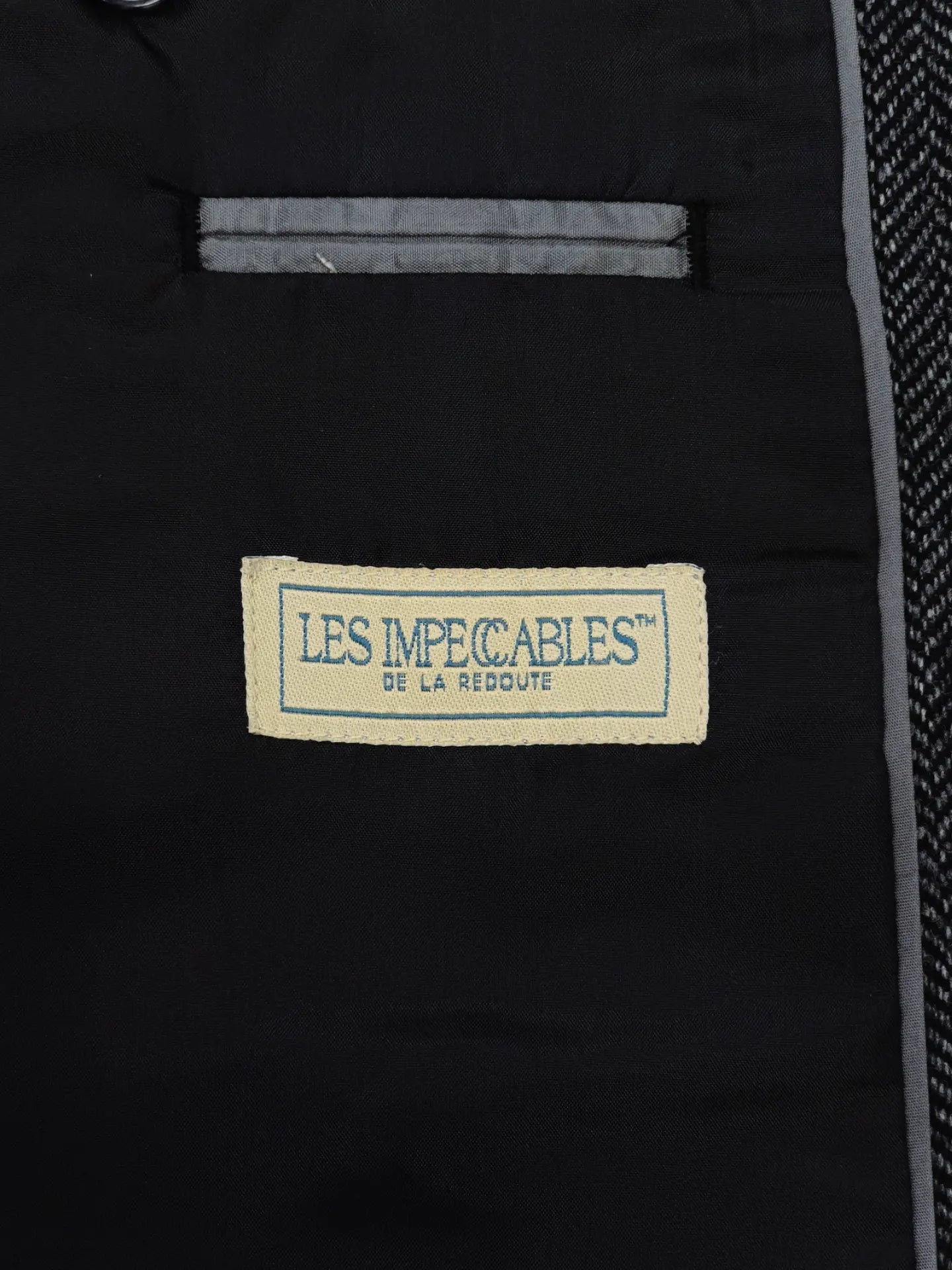Les Impeccable - [L]