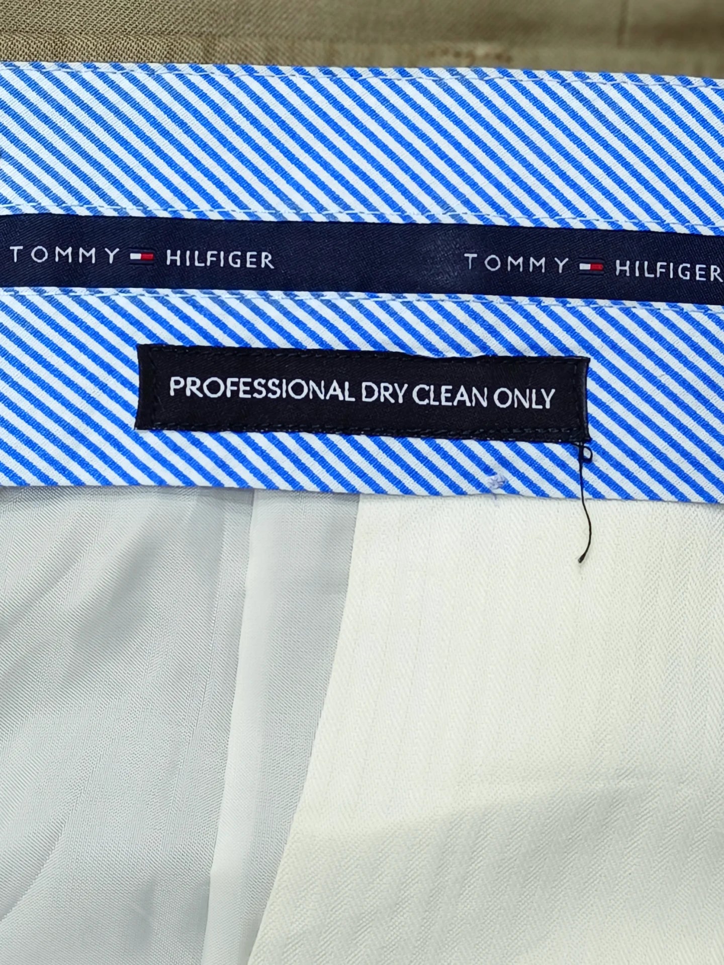 Tommy Hilfiger - [41-42]