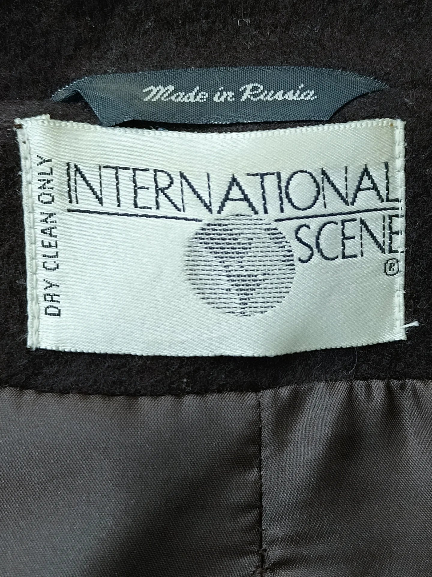 International Scene - [XL]