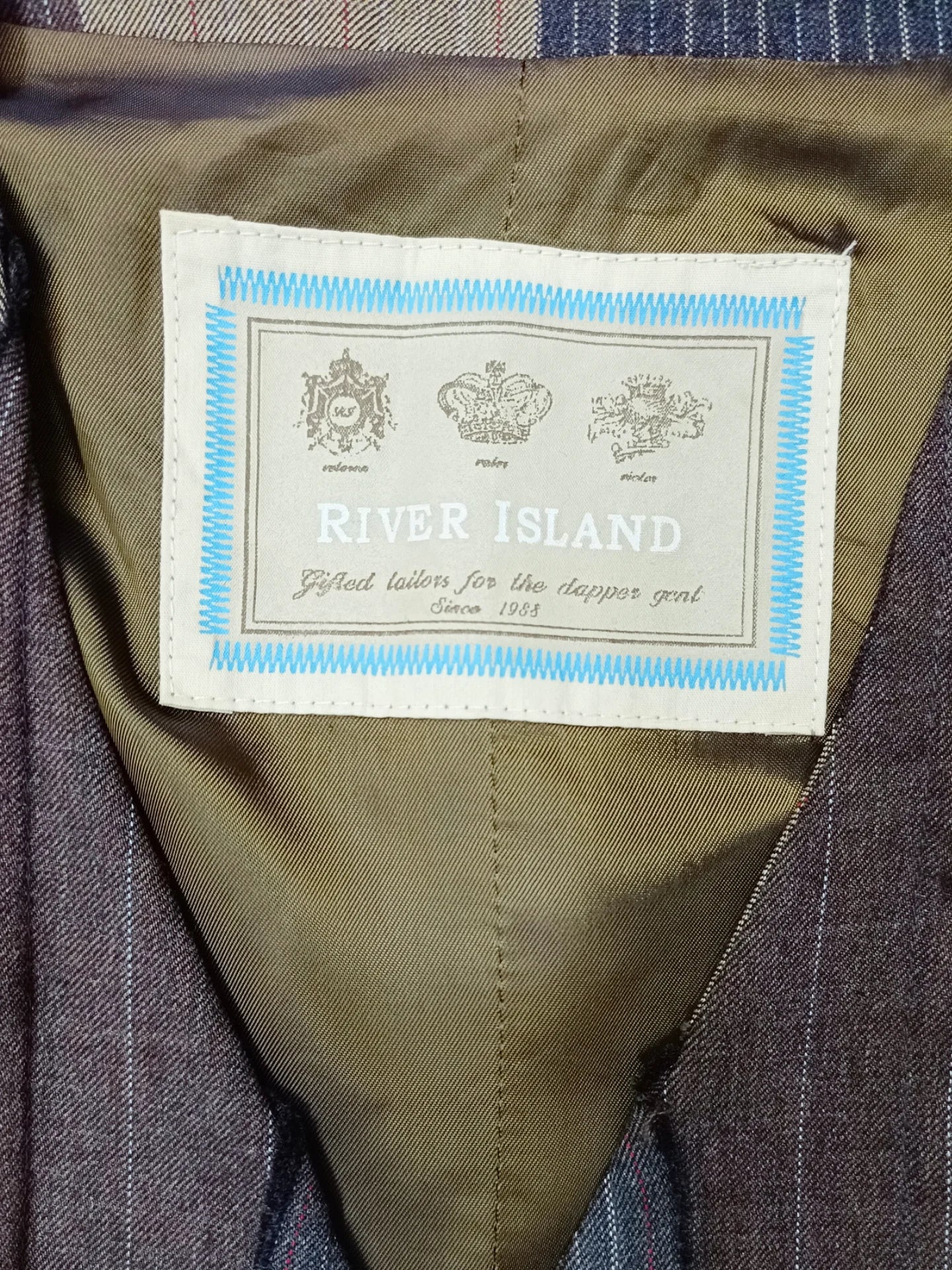 River Island - [S]