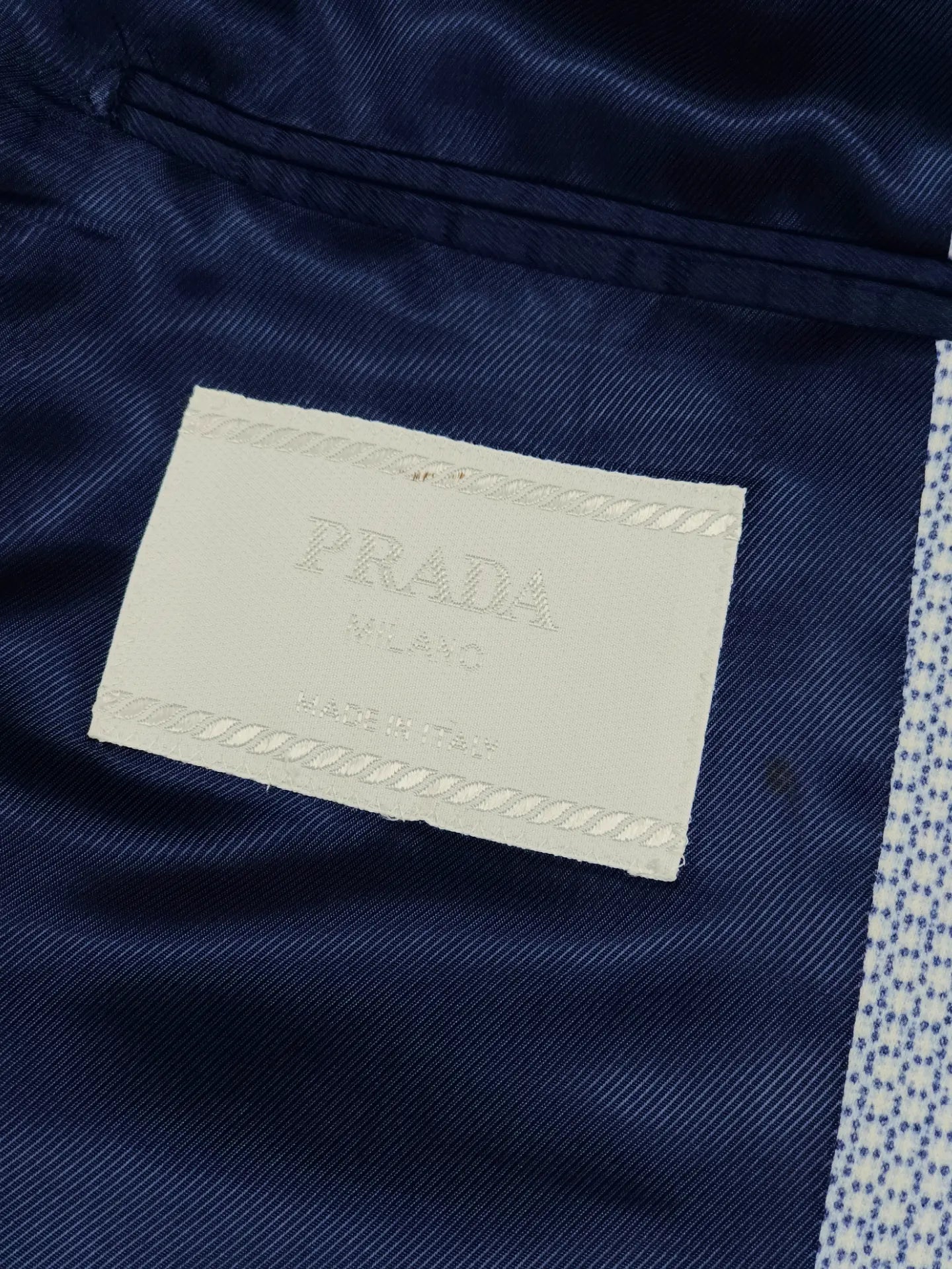 Prada - [M]