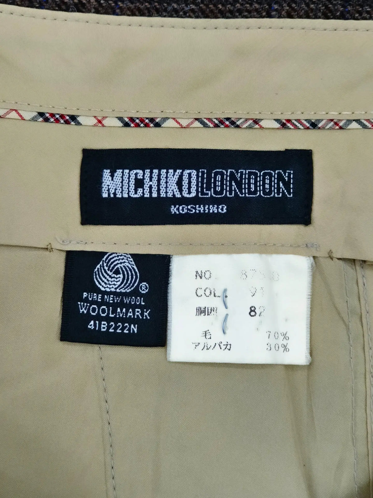 Michiko London - [31-32]