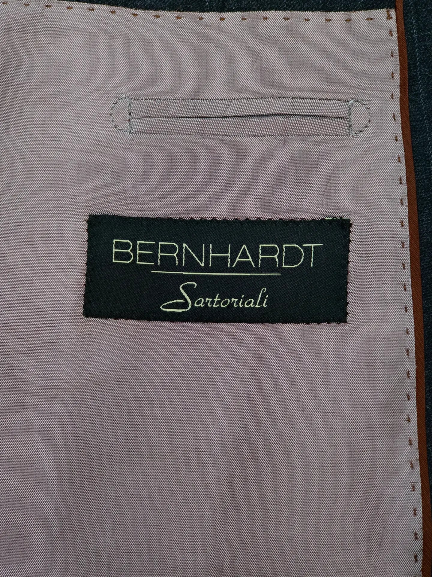 Bernhardt - [XXL]